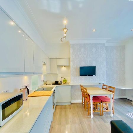 York City Center Apartments With Free Private Parking 외부 사진